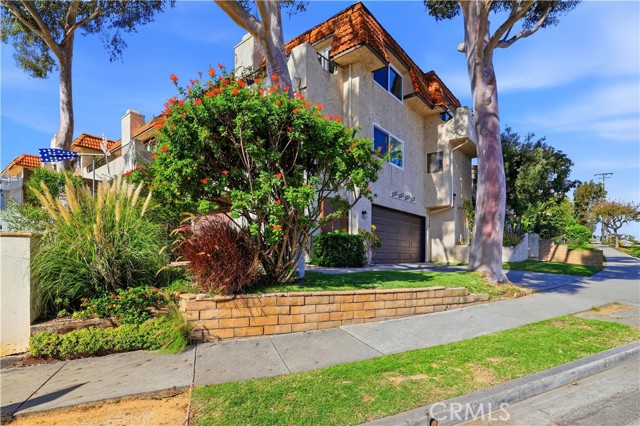 Detail Gallery Image 2 of 29 For 2123 Temple, Signal Hill,  CA 90755 - 2 Beds | 2/1 Baths