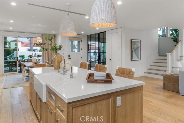 Detail Gallery Image 17 of 75 For 153 Granada Ave, Long Beach,  CA 90803 - 5 Beds | 4 Baths