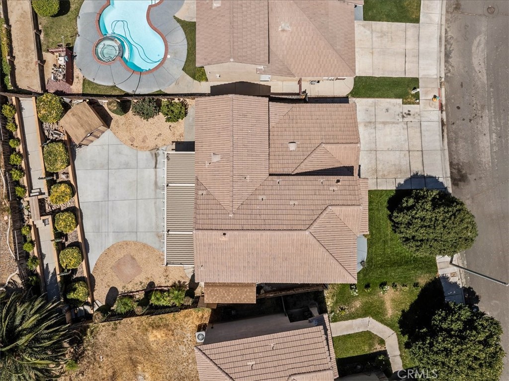 https://media.crmls.org/medias/f284de51-0c59-4391-891f-068fd2fc357b.jpg?preset=X-Large