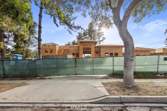 1629 N Palm Avenue, Upland CA: https://media.crmls.org/medias/f285064a-ff89-4996-a3ff-231364215c9c.jpg