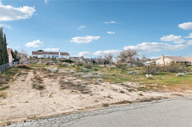 Detail Gallery Image 3 of 13 For 16531 Ponca, Victorville,  CA 92392 - – Beds | – Baths