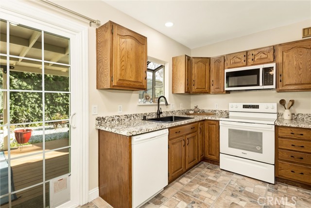 Detail Gallery Image 5 of 30 For 193 N Maple Ave, Fontana,  CA 92335 - 3 Beds | 2 Baths