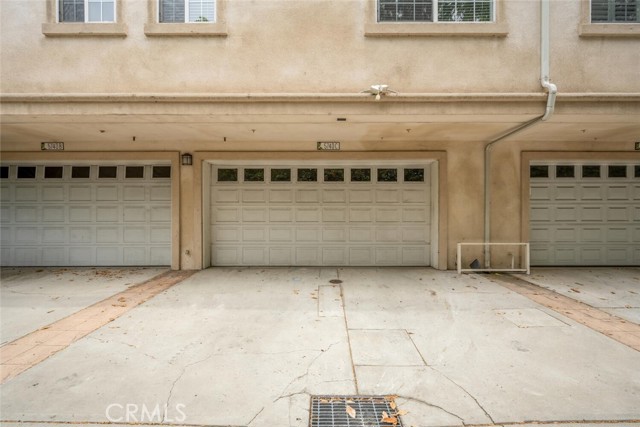 5740 S Glennie Lane, Los Angeles CA: https://media.crmls.org/medias/f2868b78-614d-4d1c-9813-d0f9555beb22.jpg