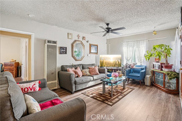 Detail Gallery Image 4 of 11 For 1046 N Bonnie Beach Pl, Los Angeles,  CA 90063 - 4 Beds | 2 Baths