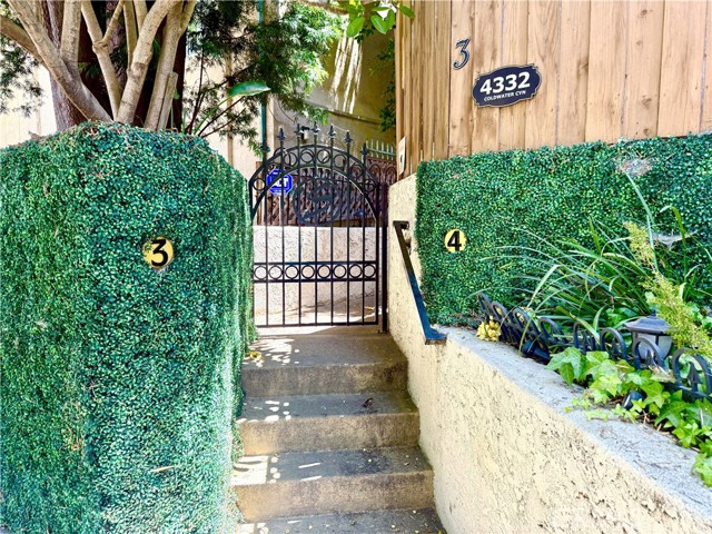 4332 Coldwater Canyon Avenue # 3, Studio City (los Angeles), California 91604, 2 Bedrooms Bedrooms, ,3 BathroomsBathrooms,Residential,For Sale,4332 Coldwater Canyon Avenue # 3,CRSR25158159