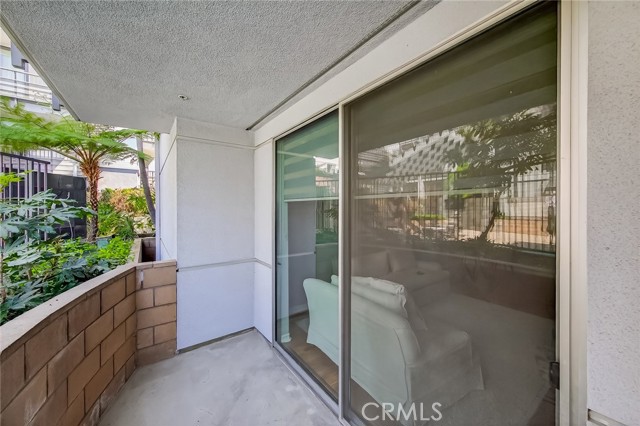 629 Traction, Los Angeles CA: https://media.crmls.org/medias/f2898607-d680-4e17-ac73-80ff299156f9.jpg