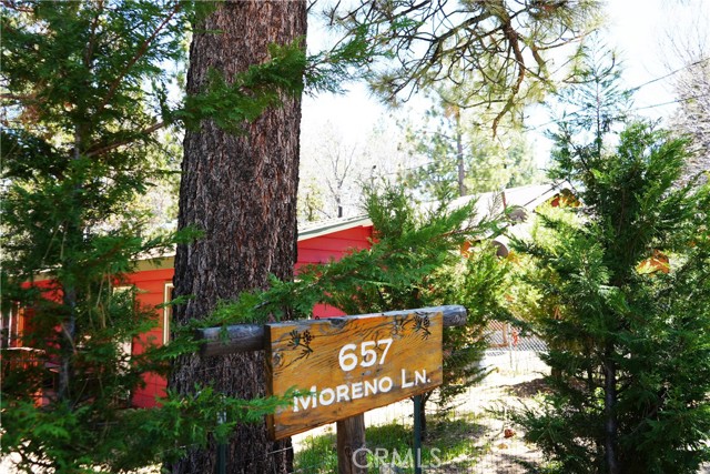 657 Moreno Lane, Sugarloaf CA: https://media.crmls.org/medias/f28b5117-5290-41d4-a6f3-7efbdc116f7b.jpg