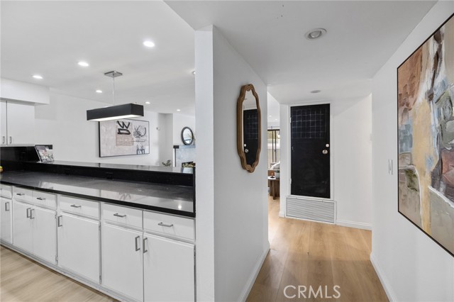 1940 N Highland Avenue, Los Angeles CA: https://media.crmls.org/medias/f28ba15f-b6e7-455f-8821-3f3f0571d2d9.jpg