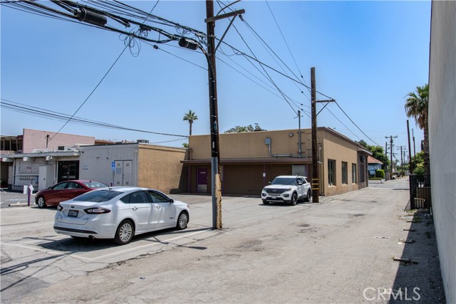Image 8 of 14 For 215 Citrus Avenue