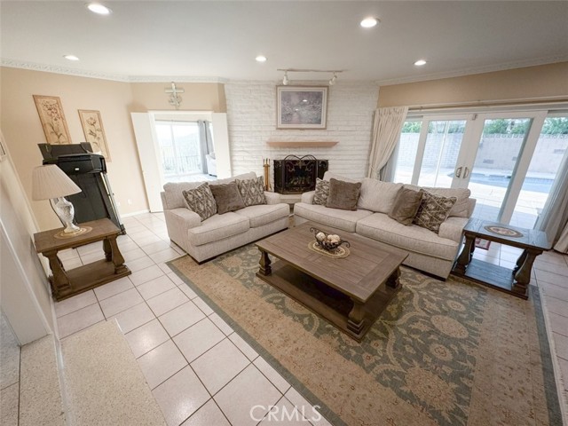 Detail Gallery Image 4 of 45 For 2651 Sleepy Hollow Pl, Glendale,  CA 91206 - 3 Beds | 2 Baths