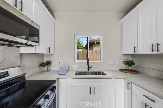 Image 23 of 39 For 14431 Harvest Ave