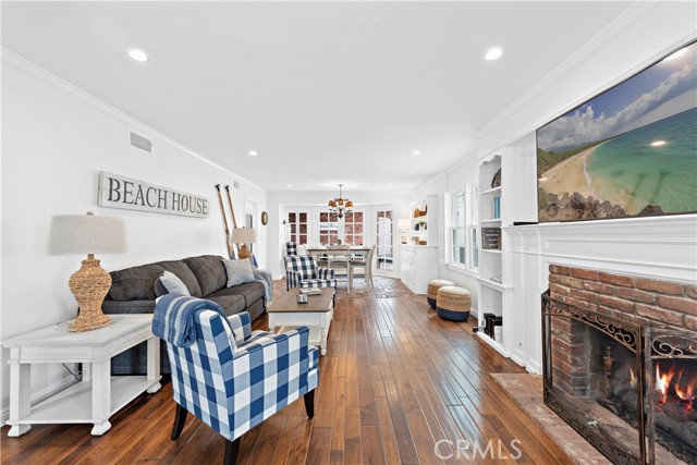 Detail Gallery Image 4 of 29 For 224 Amethyst, Newport Beach,  CA 92662 - 3 Beds | 3 Baths