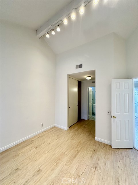 Detail Gallery Image 17 of 26 For 19 Dartmouth, Irvine,  CA 92612 - 2 Beds | 2/1 Baths