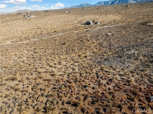 712 Custer Avenue, Lucerne Valley CA: https://media.crmls.org/medias/f28f1903-eb95-4f23-bf3a-da24cbf2a884.jpg