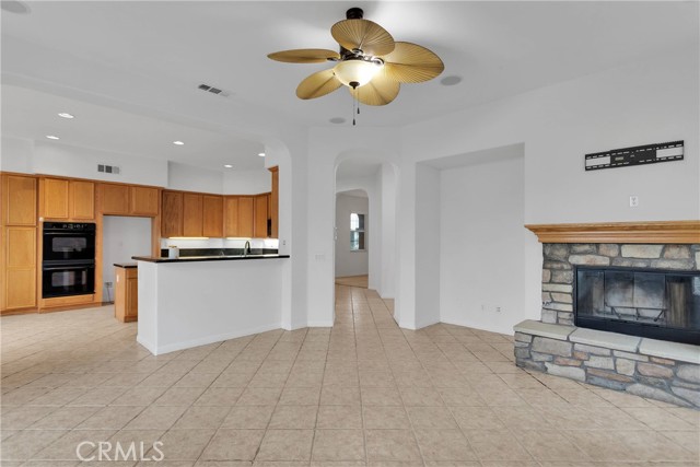 34113 Castle Pines Drive, Yucaipa CA: https://media.crmls.org/medias/f28f7935-b2c4-492a-800f-7238a0ec22fb.jpg