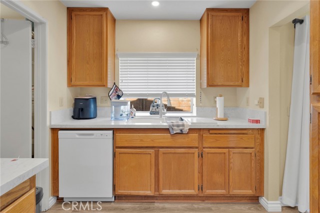 Detail Gallery Image 13 of 38 For 13032 Rainwood Ct, Victorville,  CA 92395 - 2 Beds | 2 Baths