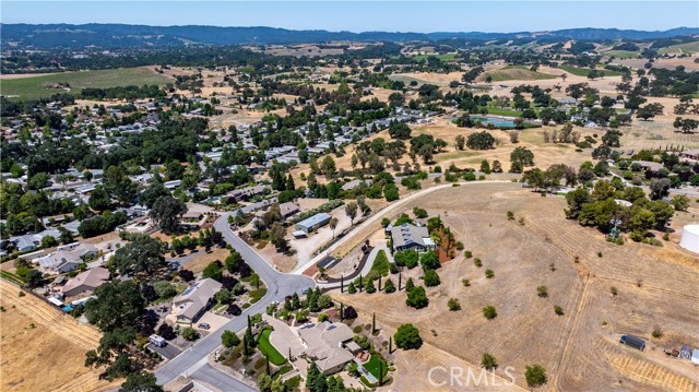 98 Nutwood Circle, Paso Robles CA: https://media.crmls.org/medias/f291f69d-24bc-42a6-ab7e-4fda7d36606a.jpg