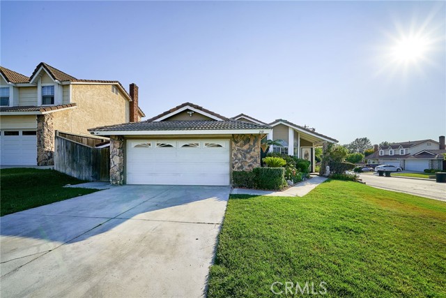 Detail Gallery Image 4 of 49 For 201 S Brookside Ct, Anaheim,  CA 92808 - 4 Beds | 2 Baths