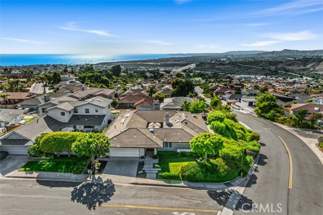 207 Calle Rica, San Clemente CA: https://media.crmls.org/medias/f2921219-e80c-4951-b21f-81cc0538dd77.jpg