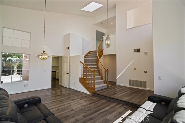 Detail Gallery Image 4 of 23 For 447 W Avenue J12, Lancaster,  CA 93534 - 4 Beds | 3 Baths