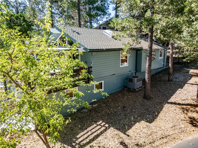 Detail Gallery Image 9 of 57 For 39451 E Idylwild, Bass Lake,  CA 93604 - 3 Beds | 2 Baths