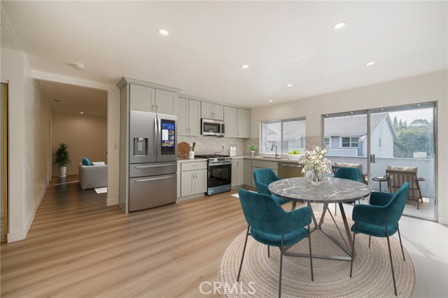 Detail Gallery Image 5 of 37 For 1250 S Brookhurst St #2033,  Anaheim,  CA 92804 - 3 Beds | 2 Baths