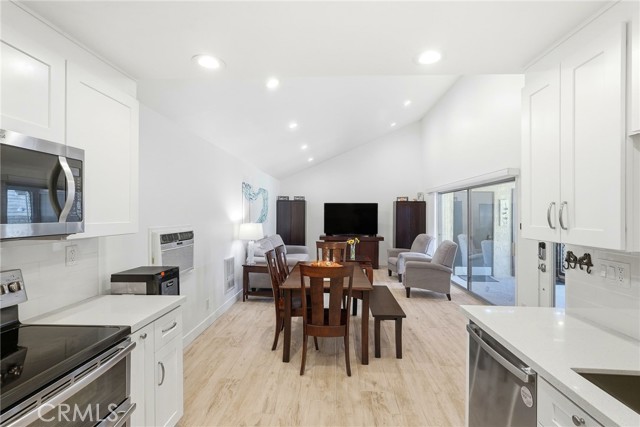 Detail Gallery Image 5 of 30 For 7890 E Spring St 10g,  Long Beach,  CA 90815 - 1 Beds | 1 Baths