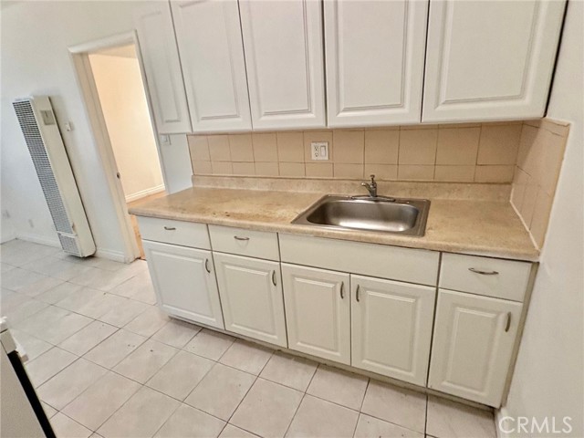 Detail Gallery Image 5 of 11 For 8641 Cerritos Ave #C,  Stanton,  CA 90680 - 1 Beds | 1 Baths