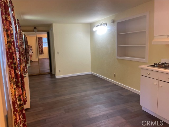 652 Knoll Drive, Crestline CA: https://media.crmls.org/medias/f2957037-e827-48b4-938d-3c7f1e8aa15f.jpg