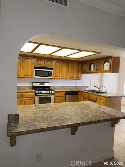 Detail Gallery Image 3 of 29 For 9625 Warwick, Desert Hot Springs,  CA 92240 - 3 Beds | 3 Baths