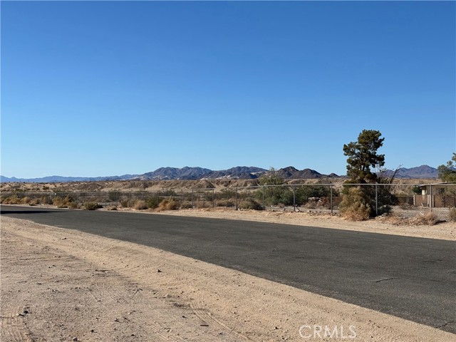 Detail Gallery Image 10 of 10 For 1 Flying H Rd, Twentynine Palms,  CA 92277 - – Beds | – Baths