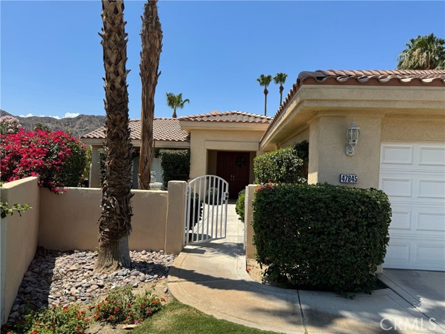 47845 Via Opera, La Quinta CA: https://media.crmls.org/medias/f29650f9-2ead-450f-a97e-e7daf862126a.jpg