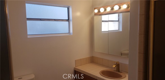 Detail Gallery Image 14 of 24 For 2915 W 95th, Inglewood,  CA 90305 - 3 Beds | 2 Baths