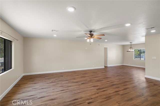 Image 5 of 33 For 30830 Triple Crown Road