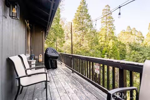 https://media.crmls.org/medias/f296da1b-98f0-4e40-a1f7-3f2f47681f22.jpg?preset=X-Large