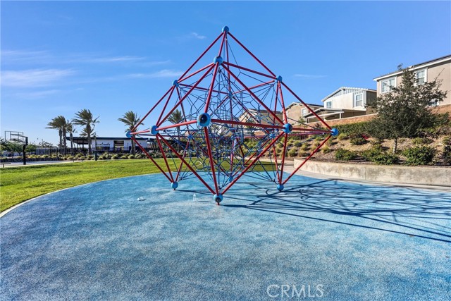 Detail Gallery Image 38 of 41 For 16681 Wyndham Ln #8,  Fontana,  CA 92336 - 3 Beds | 2/1 Baths