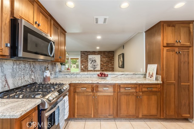 Detail Gallery Image 22 of 60 For 16014 Yarnell St, Sylmar,  CA 91342 - 4 Beds | 2 Baths
