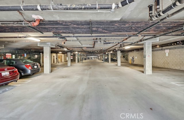 Image 33 of 75 For 13075 Pacific Promenade  115