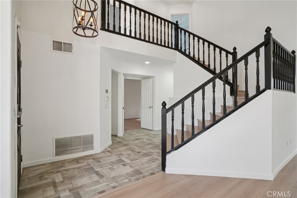 MLS #SR25254629 image #4