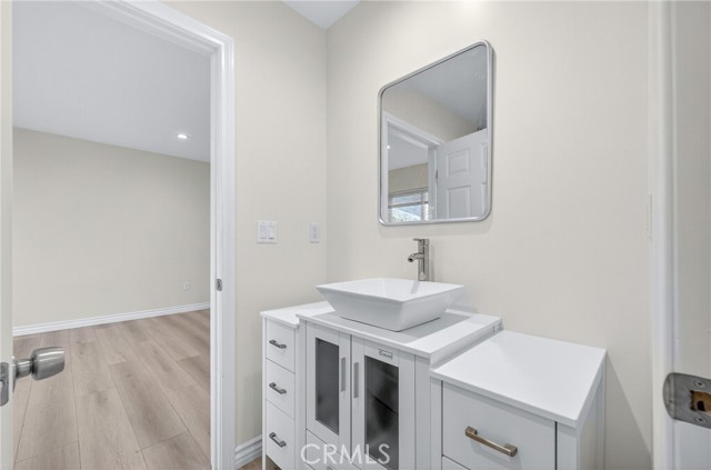 Detail Gallery Image 12 of 19 For 5405 Ruthwood Dr, Calabasas,  CA 91302 - 2 Beds | 1/1 Baths