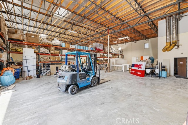 620 S Magnolia Avenue, Ontario CA: https://media.crmls.org/medias/f2981b15-53fe-4a6d-abc5-da01ad573514.jpg
