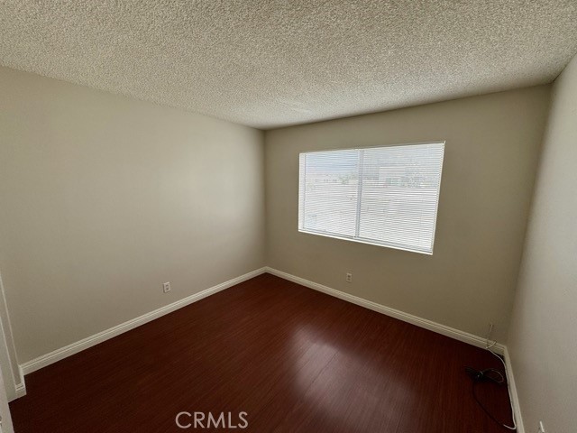 https://media.crmls.org/medias/f298359f-4dc7-4874-88f5-393538130fc4.jpg?preset=X-Large