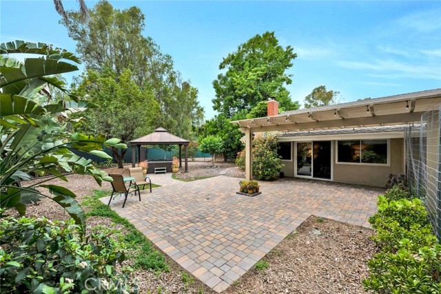 Detail Gallery Image 16 of 28 For 508 Green Acre Dr, Fullerton,  CA 92835 - 4 Beds | 2/1 Baths