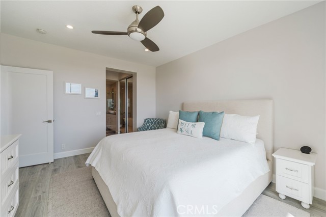 Detail Gallery Image 16 of 59 For 230 Lille Lane #113,  Newport Beach,  CA 92663 - 3 Beds | 3 Baths