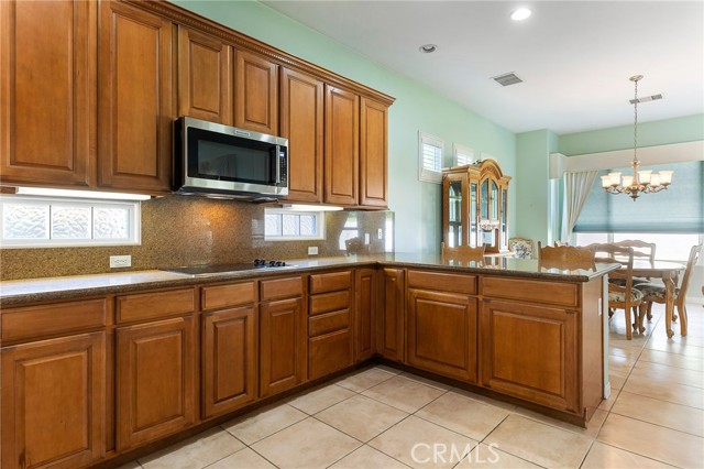 Detail Gallery Image 18 of 36 For 2419 Crocus Dr, Bakersfield,  CA 93311 - 2 Beds | 2 Baths