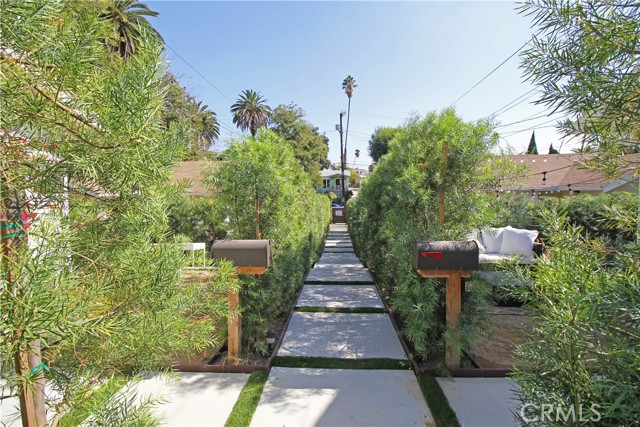 342 N Avenue 57, Highland Park CA: https://media.crmls.org/medias/f29abc87-b127-408b-80be-72995fde9f6c.jpg