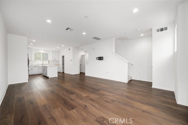 Detail Gallery Image 13 of 63 For 5860 Linden #8,  Long Beach,  CA 90805 - 3 Beds | 2/1 Baths