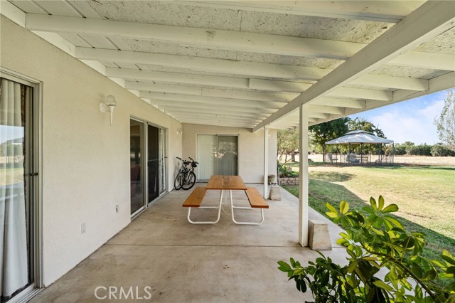 3298 N Zediker Avenue, Sanger CA: https://media.crmls.org/medias/f29c8e00-82e4-4b35-b49c-980215e24e1a.jpg