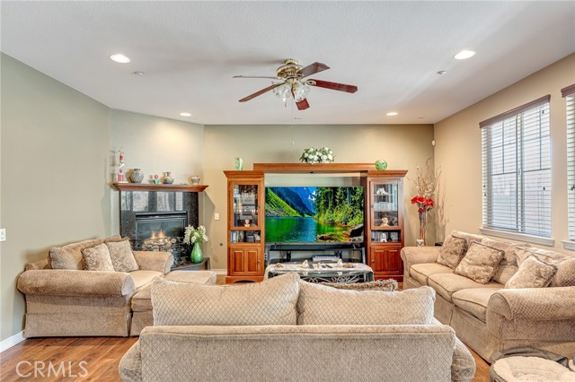 Detail Gallery Image 16 of 45 For 15356 Thistle St, Fontana,  CA 92336 - 5 Beds | 3 Baths