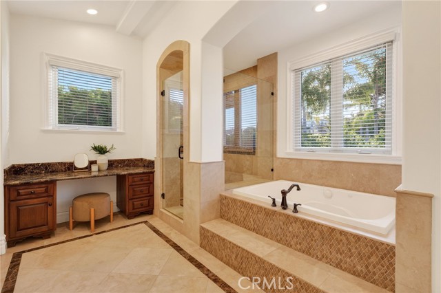 Detail Gallery Image 39 of 74 For 113 S Herrin, Manhattan Beach,  CA 90266 - 5 Beds | 4/1 Baths